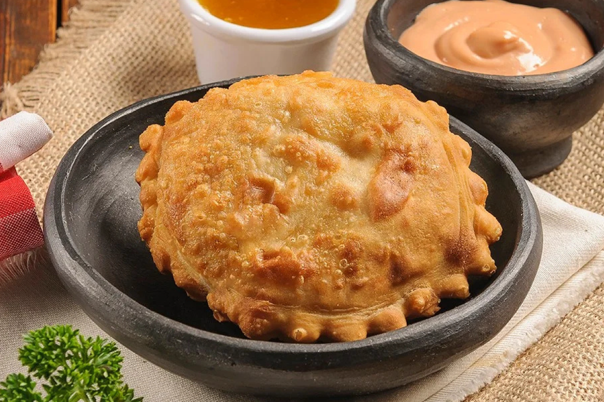Panzerotti La Estrella con salsas